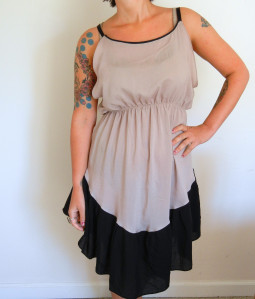 FREE PATTERN - San Telmo Dress Tutorial by Needles, Thread and Love and brought to you by www.feedourlife.blog